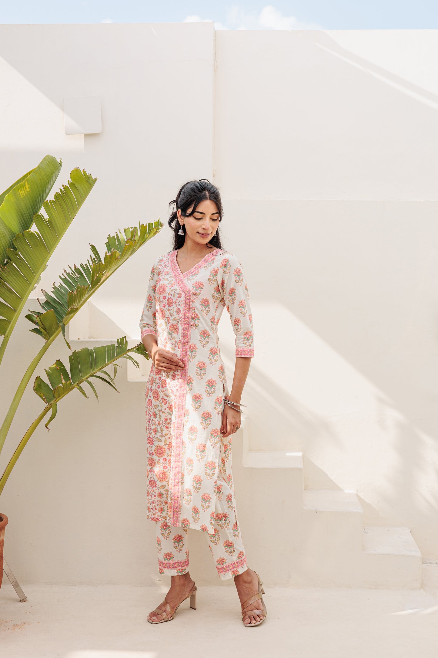 Dvinya Gulabi Angrakha Kurti Set