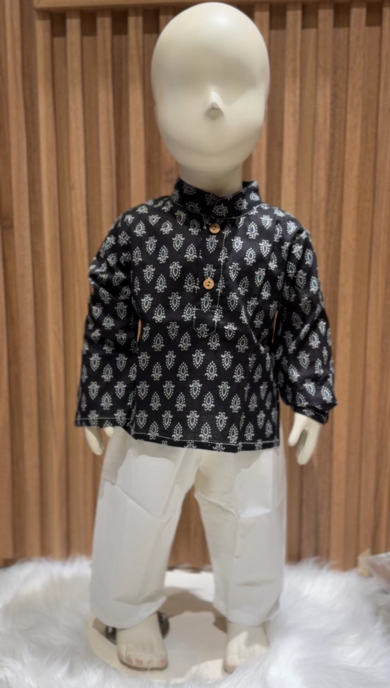 Black Teardrop Chic Kurta with Pyjama Pants