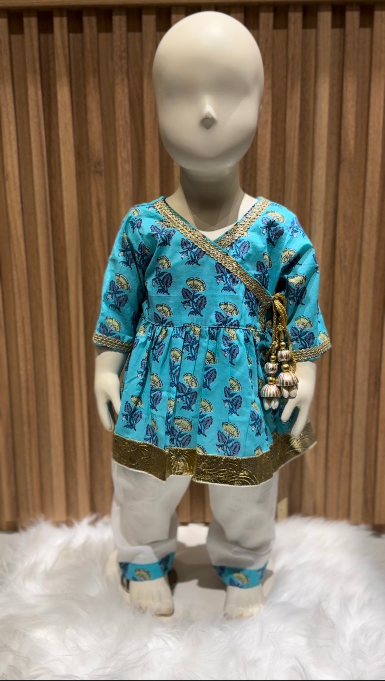 Pushpa Neel Kurti