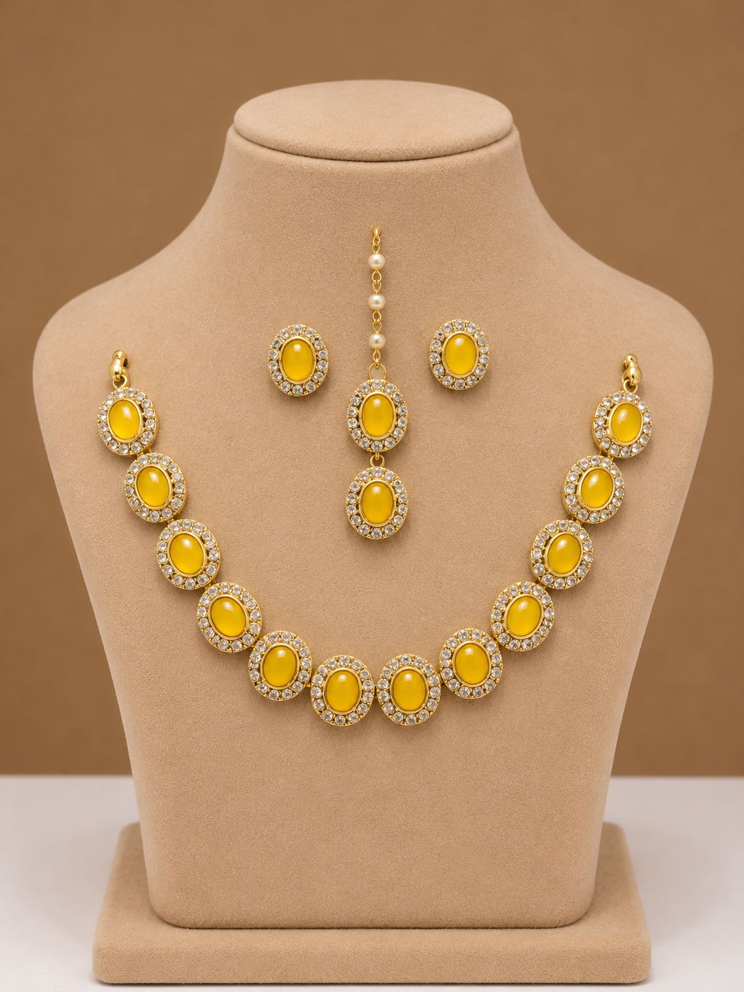Indowestern Necklace with Tikka