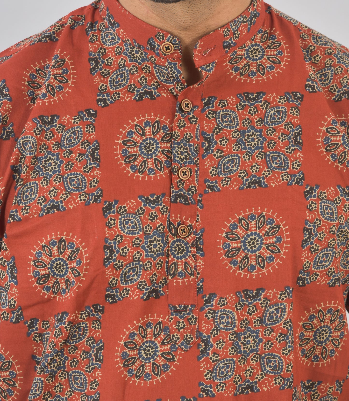 Sivapu Chakkra Short Sleeves Kurta