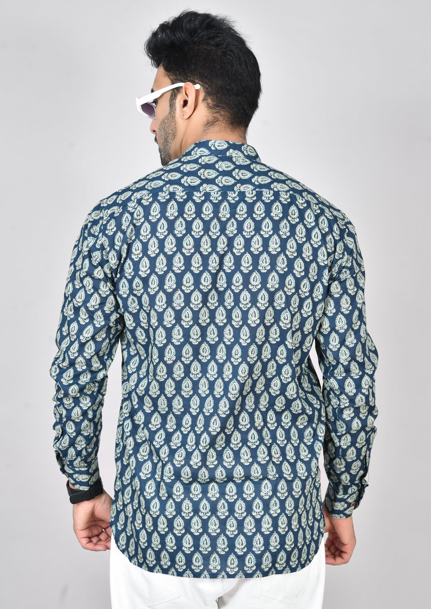 Neelam Buta Long Sleeves Kurta