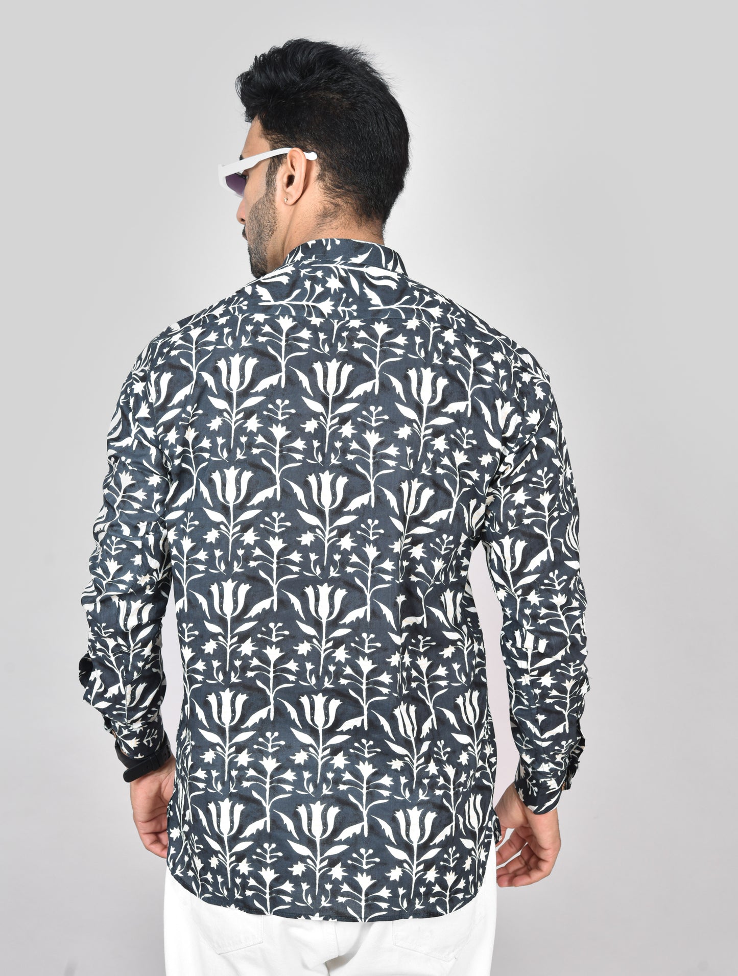 Vellai Mooligai Long Sleeves Kurta