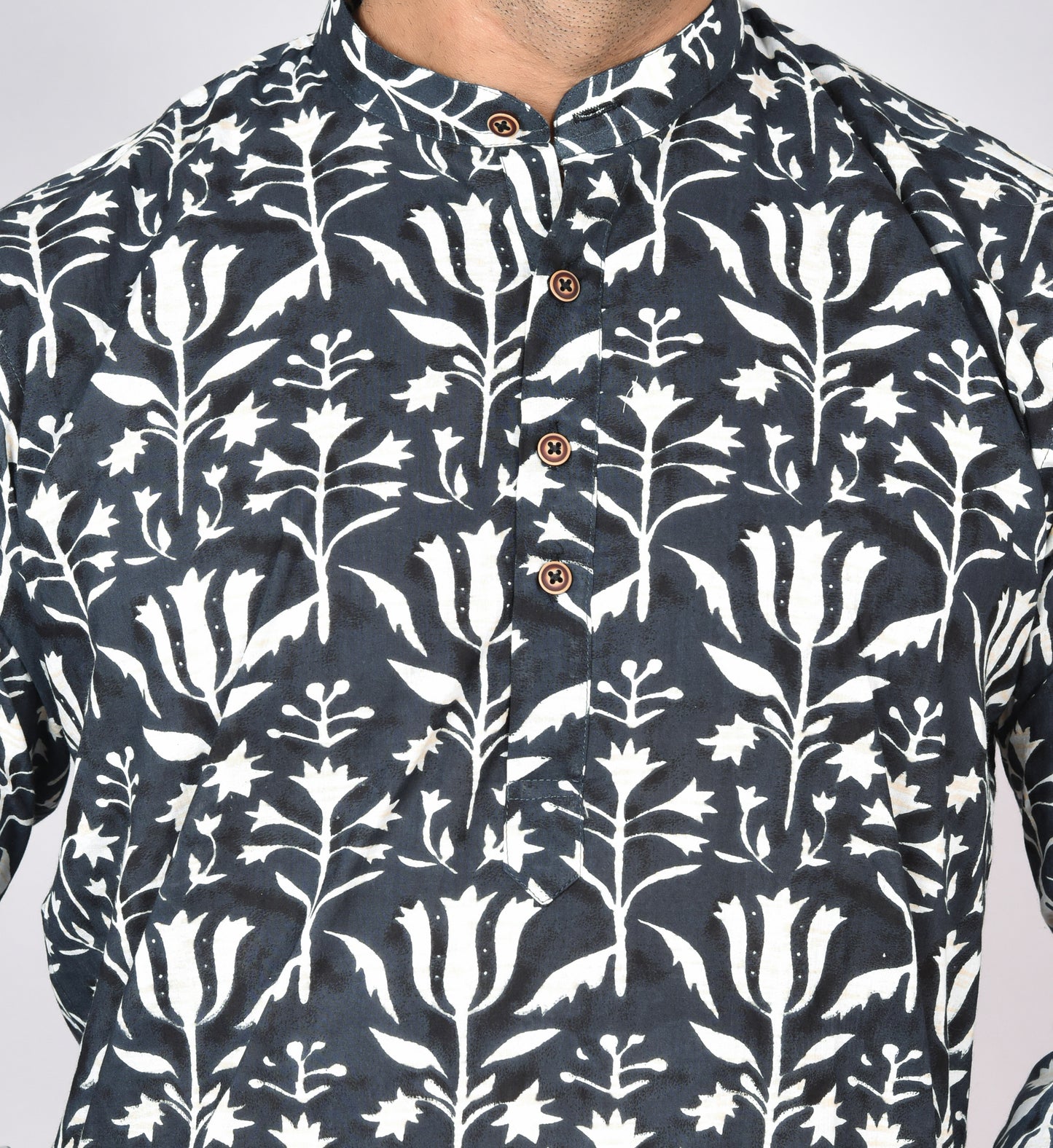 Vellai Mooligai Long Sleeves Kurta