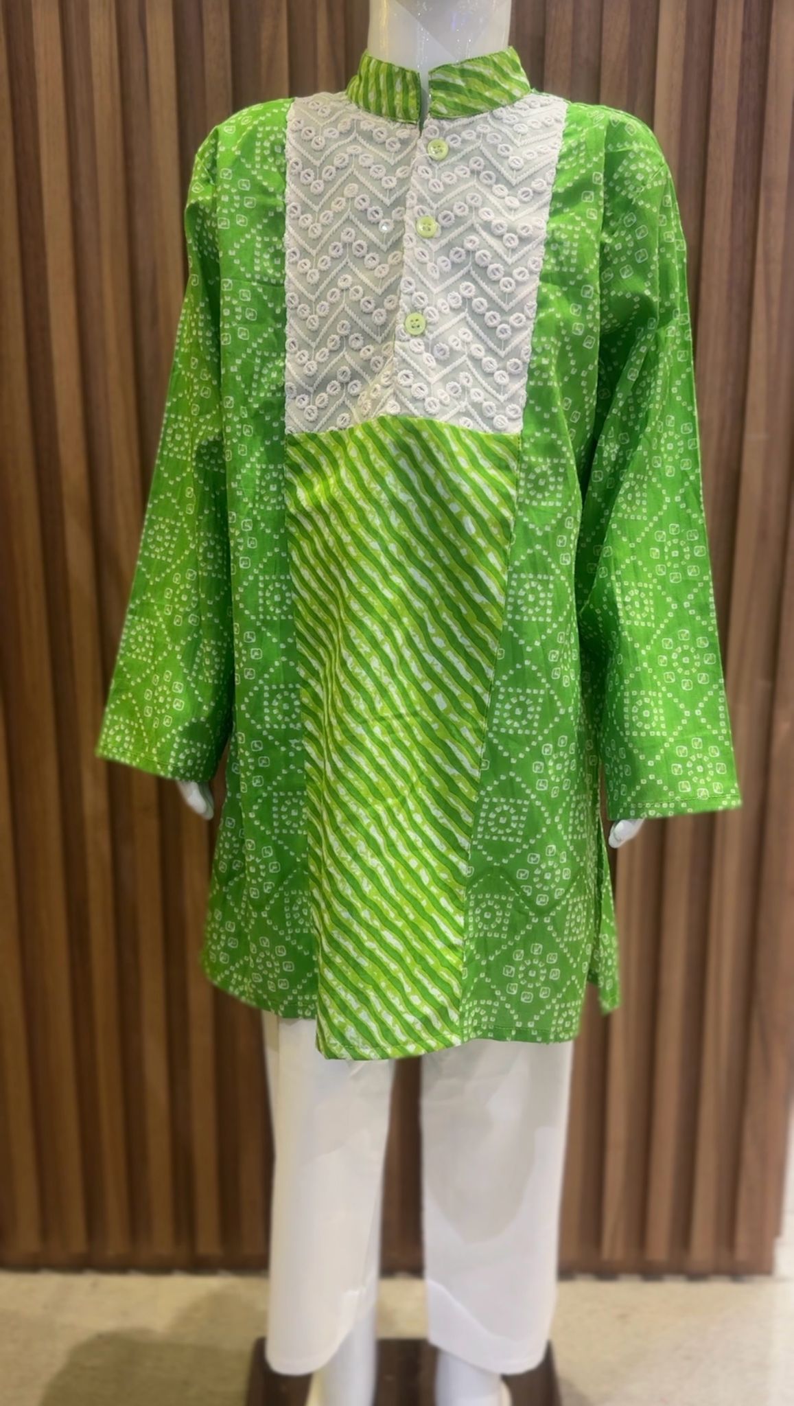 Leheriya and Bandhani Printed Green Kurta with Pyjama