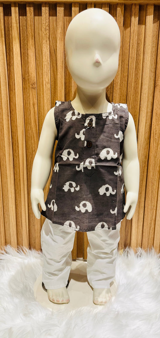 Grey Ellie Sleeveless Kurta with White Pyjama