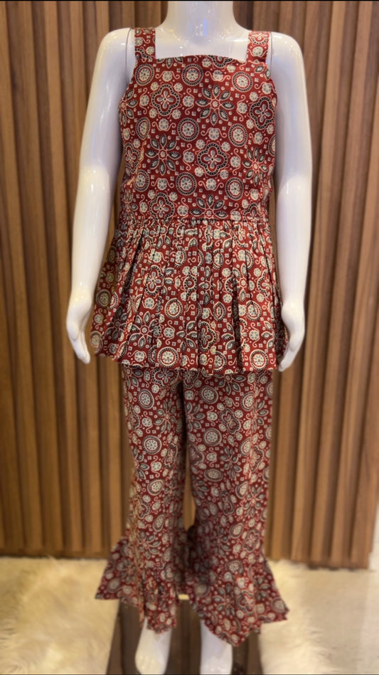 Maroon Circular Floral Pelpum Set
