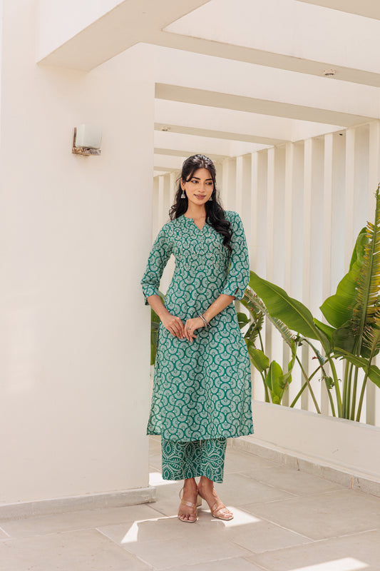 Pachai Mayil Kurti with Plazzo Pants Family