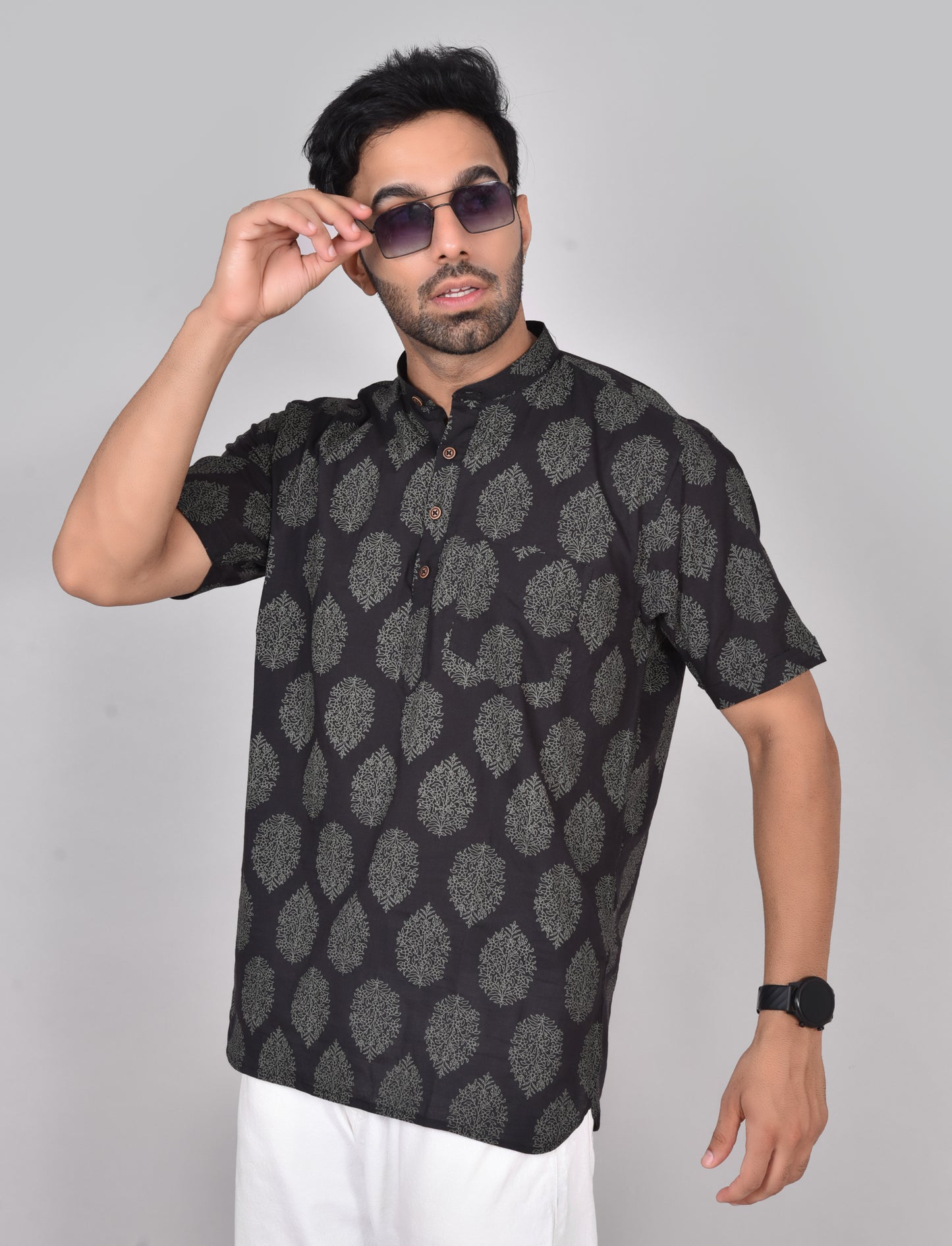 Hitam Poovae Short Sleeves Kurta