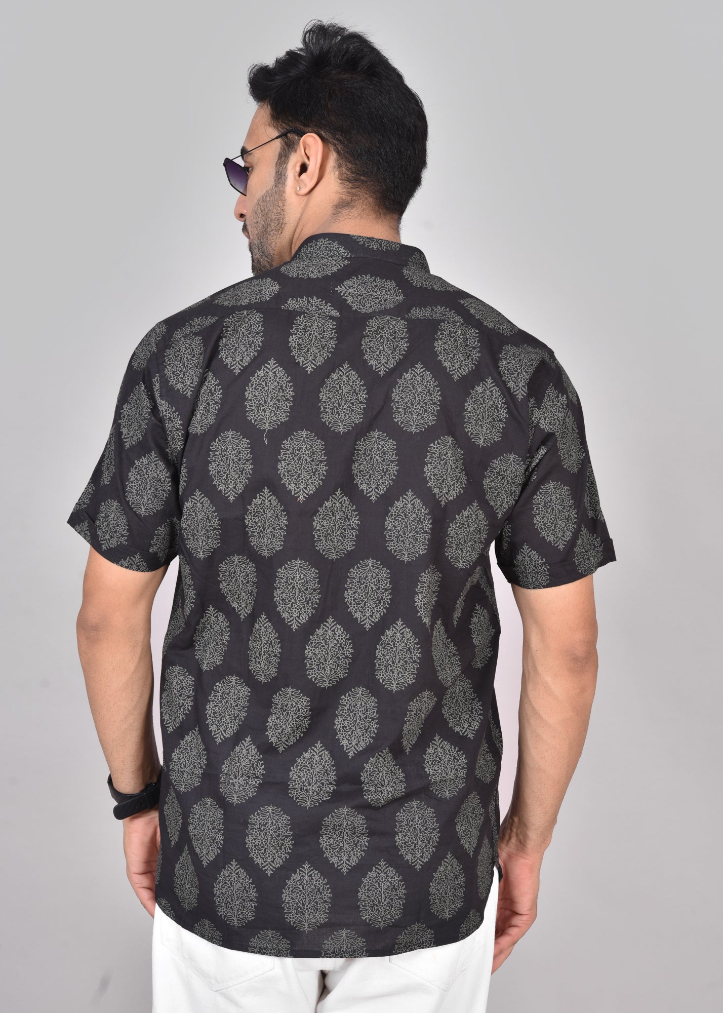 Hitam Poovae Short Sleeves Kurta